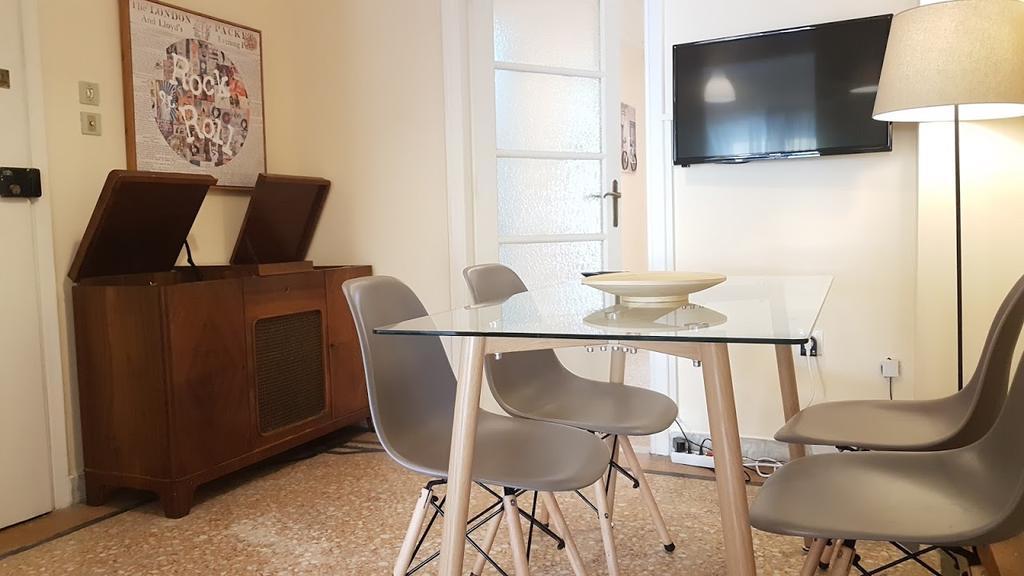 Errathens Vanilla Apartment - Athens Center Екстер'єр фото